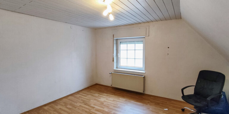 Kinderzimmer/Büro OG