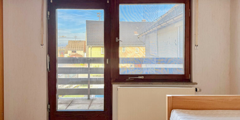 Haus Nr. 6 OG Kinderzimmer mit Balkon