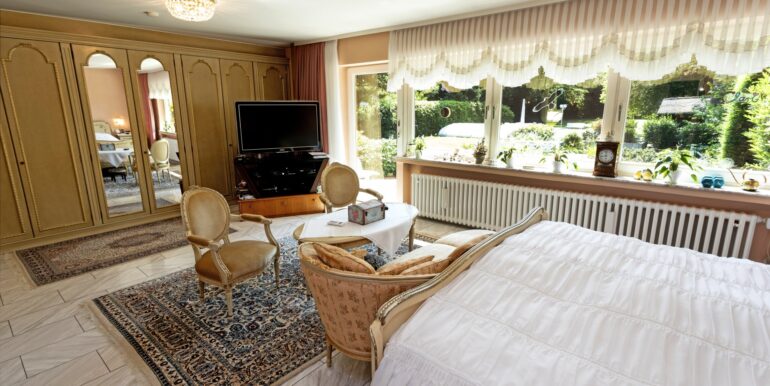 ...mit Blick und Zugang auf die Terrasse