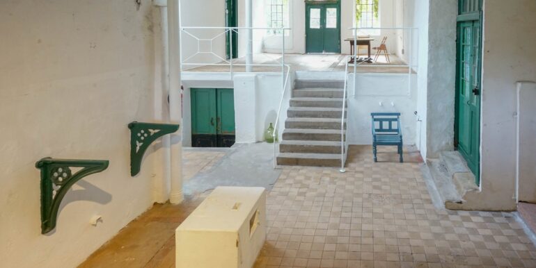 Gewerbefläche mit historischen Accessoires