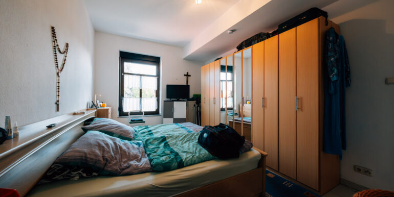 Schlafzimmer 1. OG rechts