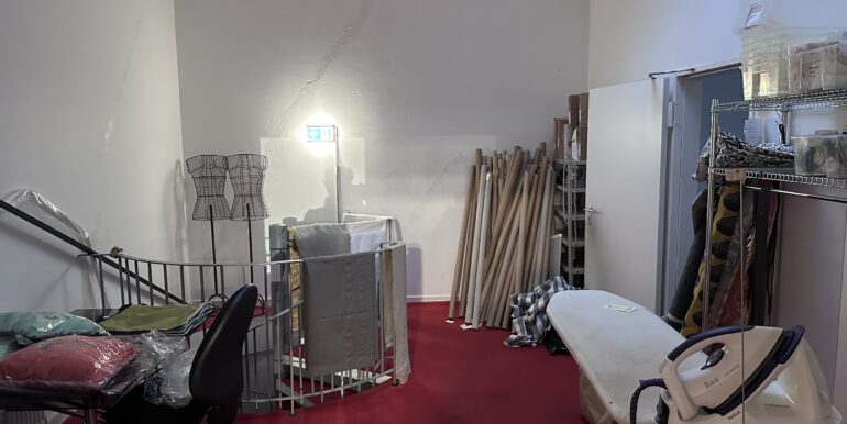 Lagerbereich mit Zugang zum Kellerlager