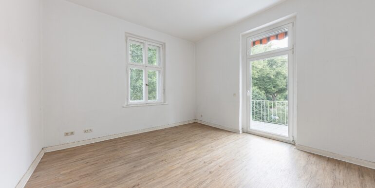 OG: Büro mit Balkon