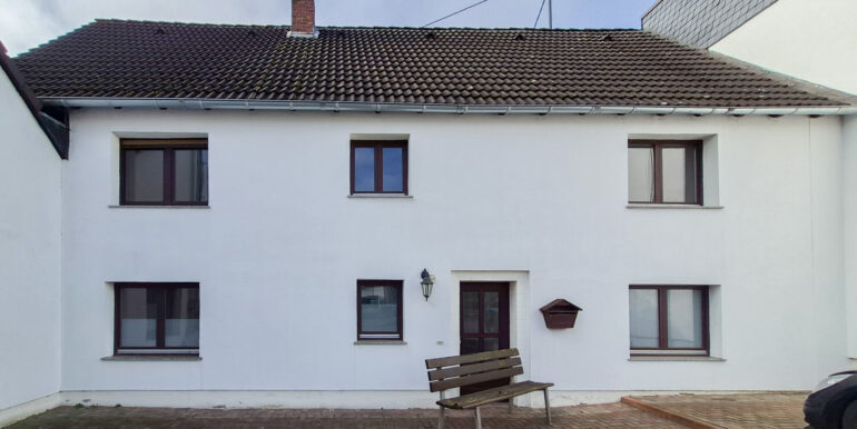 Vorderansicht Zugang Wohnung 2