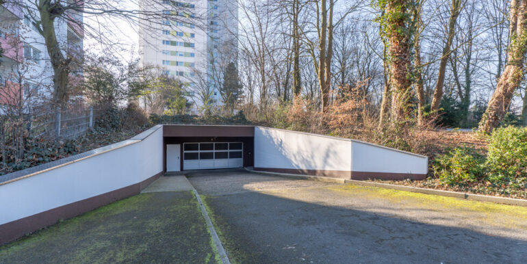 Tiefgaragenzufahrt