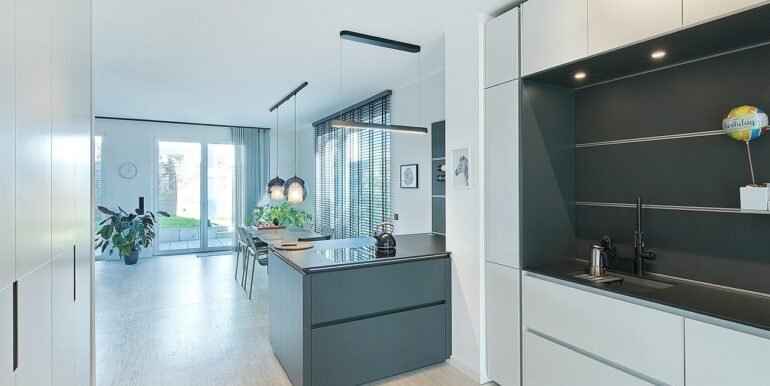 Blick zum Wohn- und Essbereich