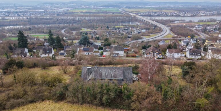 Hausansicht mit Ausblick