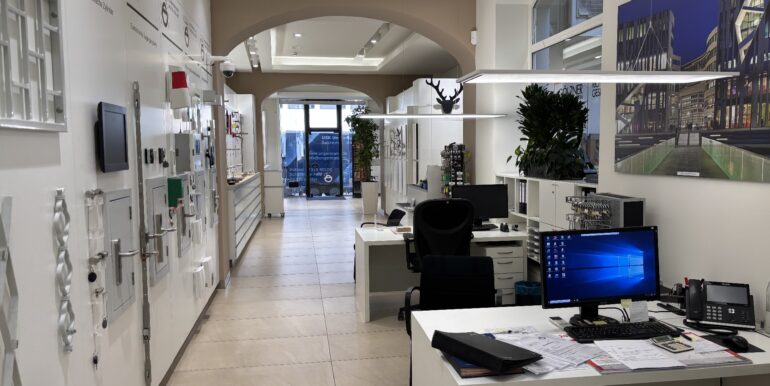 Blick durch das ganze Ladenlokal