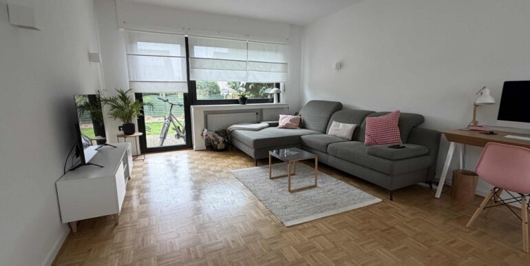 Wohnzimmer mit Terrassentür