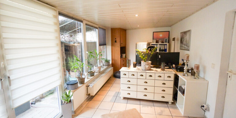 mit Blick in den Garten