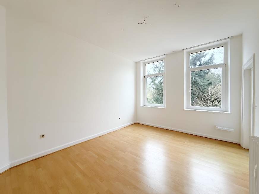 SANIERTE 3-ZIMMERWOHNUNG IM ALTBAU ZU MIETEN! - Foto 2