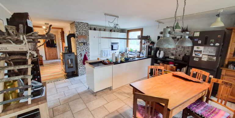 Essbereich mit offener Küche