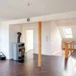 Lichtdurchflutetes Wohnzimmer