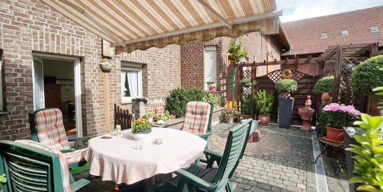 ... mit Zugang zur Terrasse