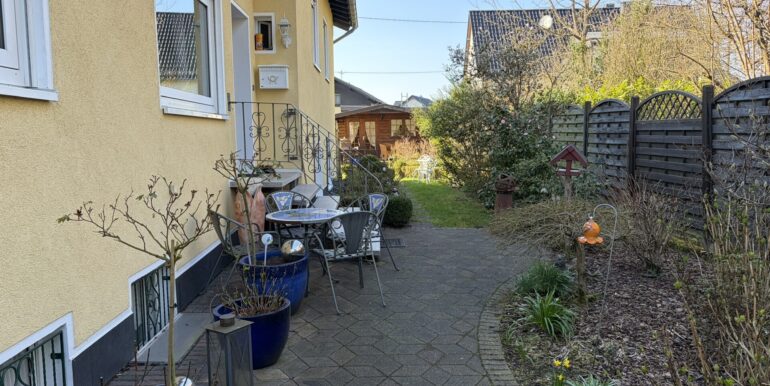 Zuwegung zum Eingang