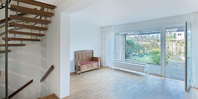Wohnzimmer mit Terrasse