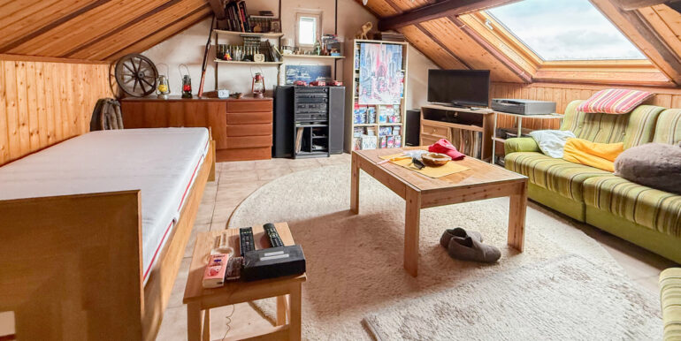 Wohn-Schlafzimmer DG